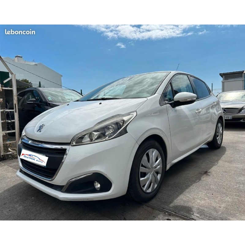 PEUGEOT 208 1,2l PURETECCH 82CH SIGNATURE