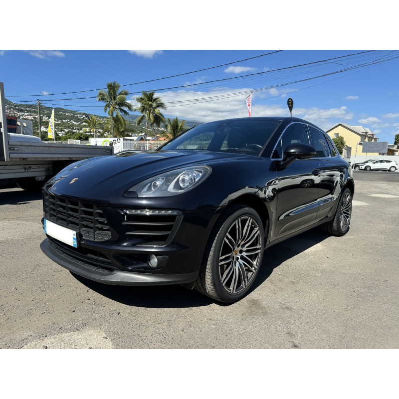 PORSCHE MACAN