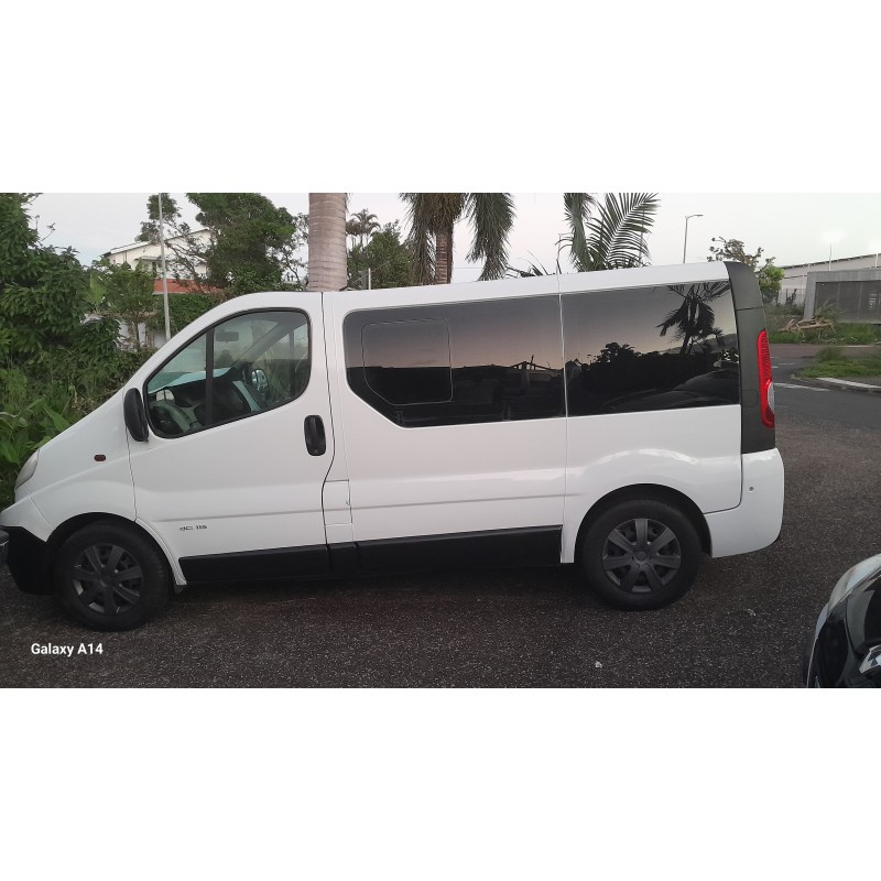 RENAULT TRAFIC 9 places RENAULT TRAFIC 9 places