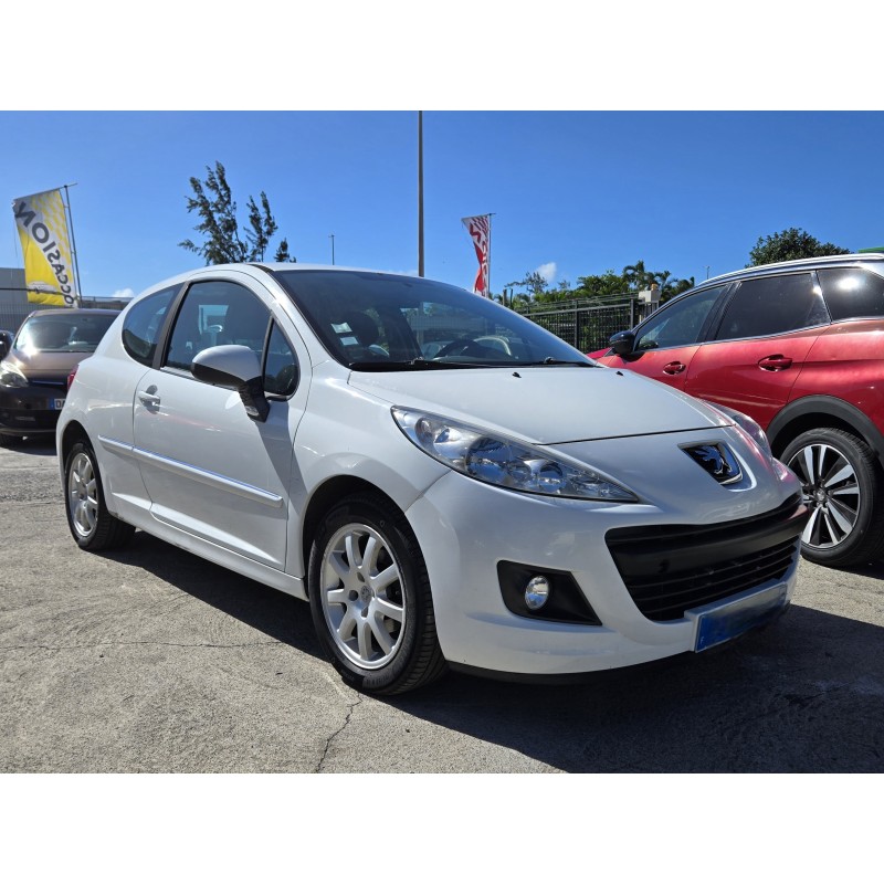 PEUGEOT 207+ 1.4 HDI 68 CHEVAUX 2014