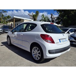 PEUGEOT 207+ 1.4 HDI 68 CHEVAUX 2014