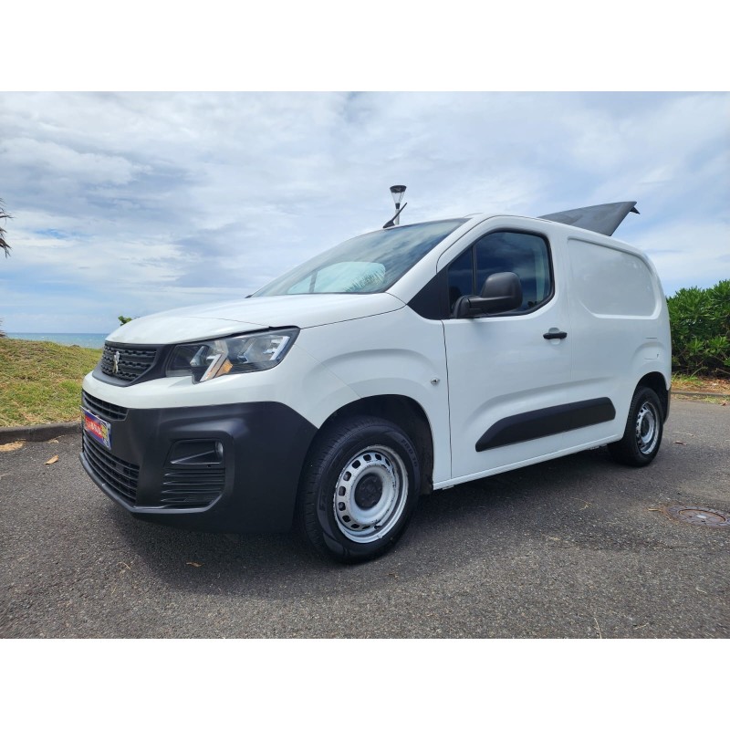 Peugeot Partner VU HDI 102CV 3pl Girafon